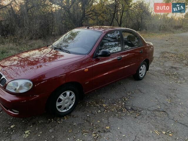 Деу Ланос 2006 у Запоріжжя на Automoto.ua Червоний Деу Ланос, об'ємом двигуна 1.5 л та пробігом 51 тис. км за 3800 $, фото 1 на Automoto.ua