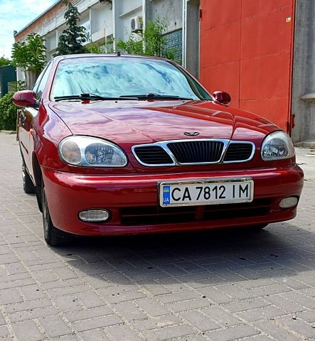 Красный Дэу Ланос, объемом двигателя 1.5 л и пробегом 340 тыс. км за 2300 $, фото 1 на Automoto.ua