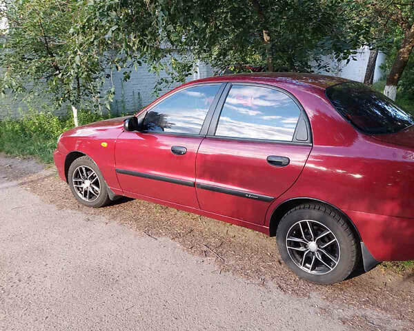 Красный Дэу Ланос, объемом двигателя 1.3 л и пробегом 180 тыс. км за 2800 $, фото 1 на Automoto.ua