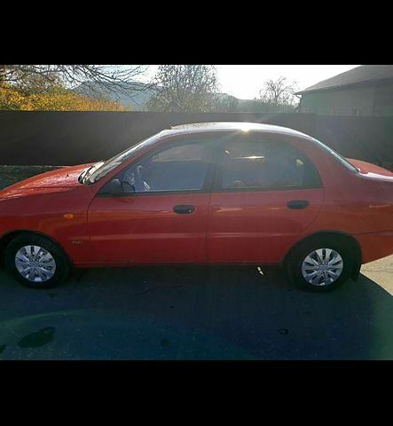 Красный Дэу Ланос, объемом двигателя 1.5 л и пробегом 181 тыс. км за 1999 $, фото 1 на Automoto.ua