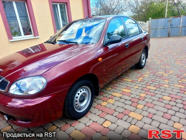 Красный Дэу Ланос, объемом двигателя 1.5 л и пробегом 19 тыс. км за 4700 $, фото 1 на Automoto.ua