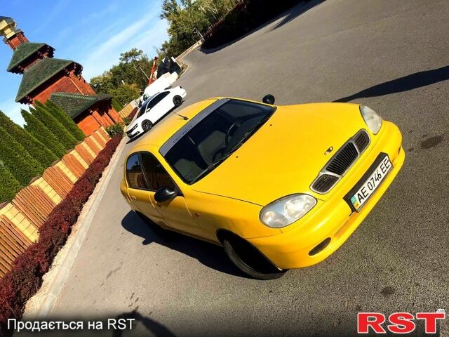 Дэу Ланос 2002 в Днепре (Днепропетровске) на Automoto.ua Желтый Дэу Ланос, объемом двигателя 1.5 л и пробегом 113 тыс. км за 1100 $, фото 1 на Automoto.ua