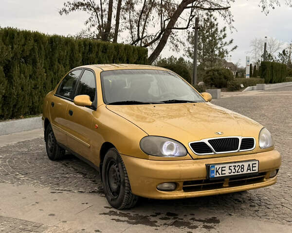 Желтый Дэу Ланос, объемом двигателя 1.5 л и пробегом 167 тыс. км за 2300 $, фото 1 на Automoto.ua