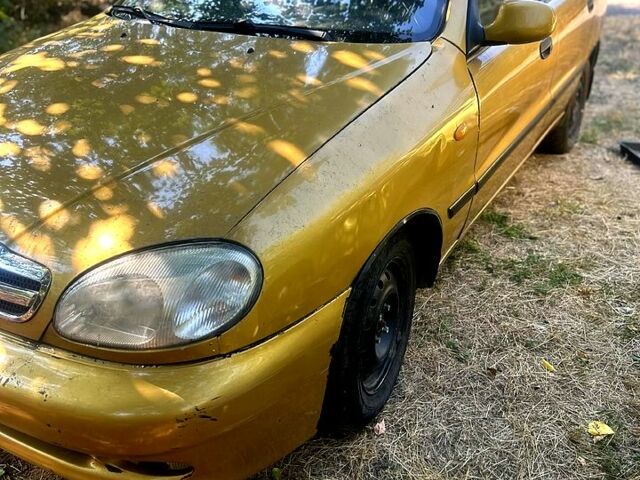 Желтый Дэу Ланос, объемом двигателя 1.5 л и пробегом 200 тыс. км за 1500 $, фото 1 на Automoto.ua