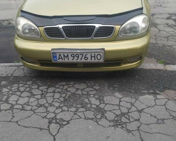 Желтый Дэу Ланос, объемом двигателя 1.5 л и пробегом 235 тыс. км за 2000 $, фото 1 на Automoto.ua