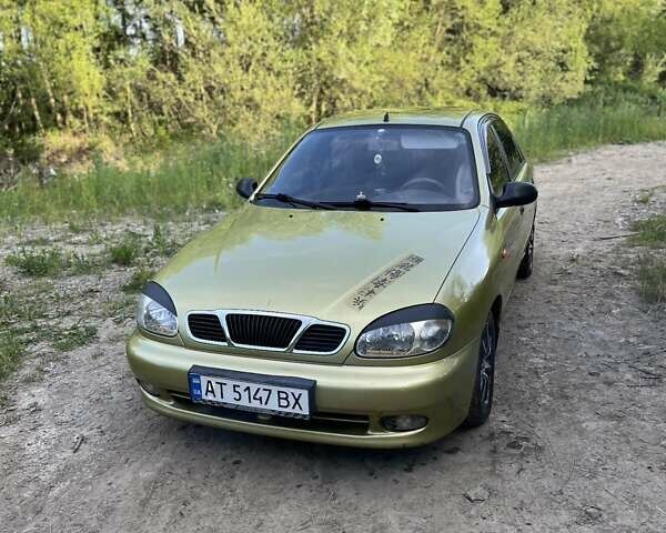 Желтый Дэу Ланос, объемом двигателя 1.5 л и пробегом 100 тыс. км за 2200 $, фото 1 на Automoto.ua
