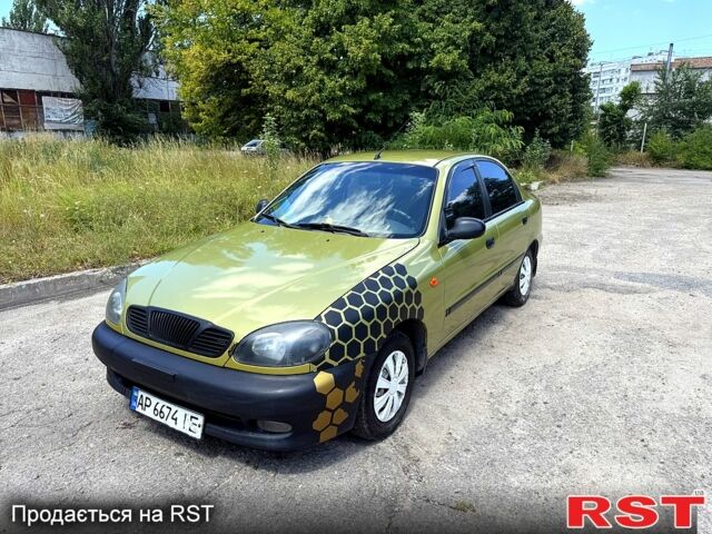 Желтый Дэу Ланос, объемом двигателя 1.5 л и пробегом 280 тыс. км за 2000 $, фото 1 на Automoto.ua