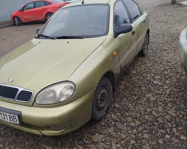 Желтый Дэу Ланос, объемом двигателя 1.5 л и пробегом 200 тыс. км за 1300 $, фото 1 на Automoto.ua