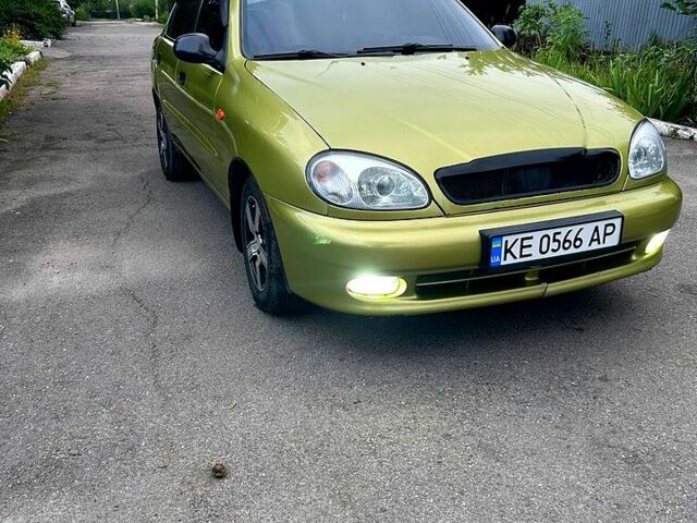 Желтый Дэу Ланос, объемом двигателя 1.5 л и пробегом 247 тыс. км за 3500 $, фото 1 на Automoto.ua