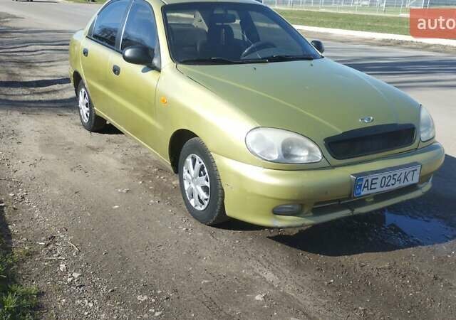 Жовтий Деу Ланос, об'ємом двигуна 1.5 л та пробігом 228 тис. км за 2000 $, фото 1 на Automoto.ua