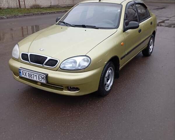 Желтый Дэу Ланос, объемом двигателя 1.39 л и пробегом 195 тыс. км за 2200 $, фото 1 на Automoto.ua