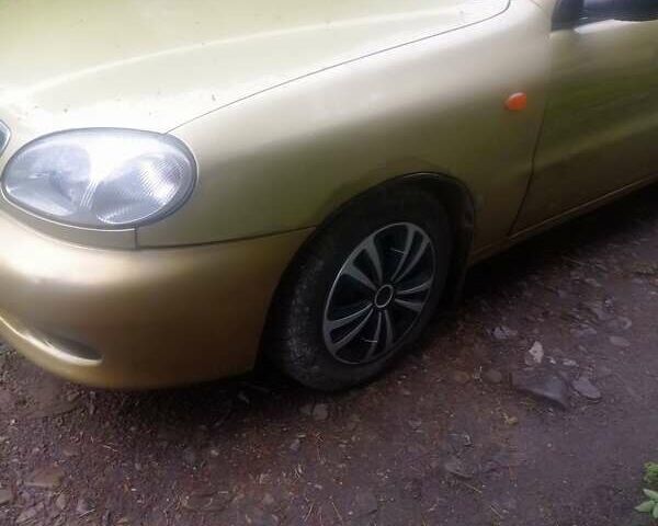 Дэу Ланос 2007 в Самборе на Automoto.ua Желтый Дэу Ланос, объемом двигателя 1.5 л и пробегом 290 тыс. км за 1950 $, фото 1 на Automoto.ua