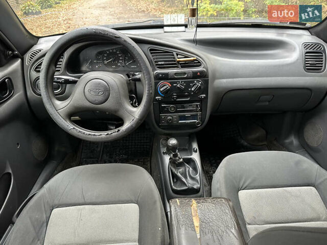 Желтый Дэу Ланос, объемом двигателя 1.5 л и пробегом 223 тыс. км за 1499 $, фото 1 на Automoto.ua