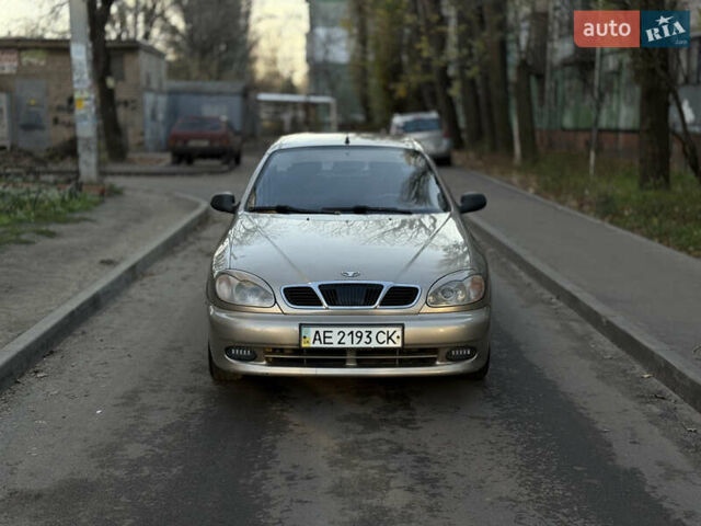 Желтый Дэу Ланос, объемом двигателя 1.6 л и пробегом 115 тыс. км за 2750 $, фото 1 на Automoto.ua