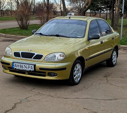 Жовтий Деу Ланос, об'ємом двигуна 1.5 л та пробігом 199 тис. км за 3300 $, фото 1 на Automoto.ua