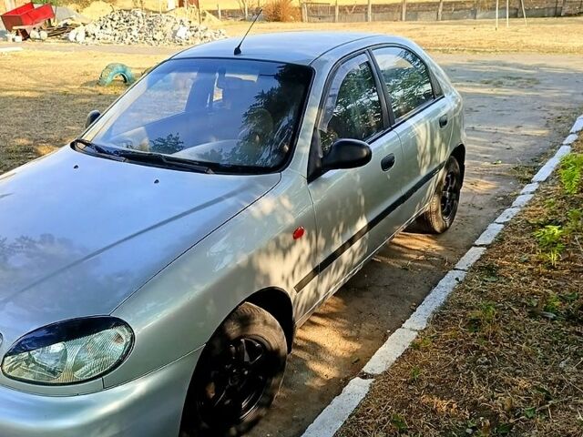 Сірий Деу Ланос, об'ємом двигуна 1.5 л та пробігом 190 тис. км за 3500 $, фото 1 на Automoto.ua