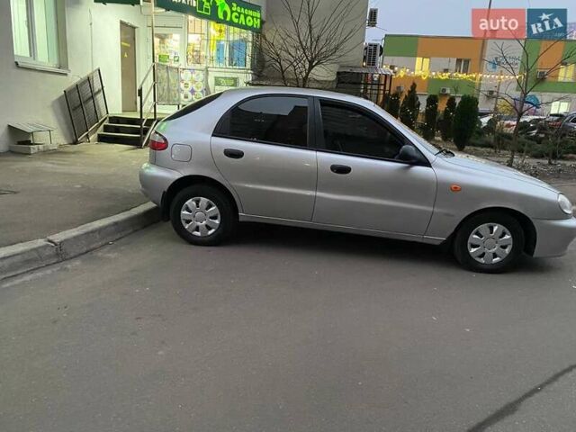 Сірий Деу Ланос, об'ємом двигуна 1.5 л та пробігом 190 тис. км за 2800 $, фото 1 на Automoto.ua