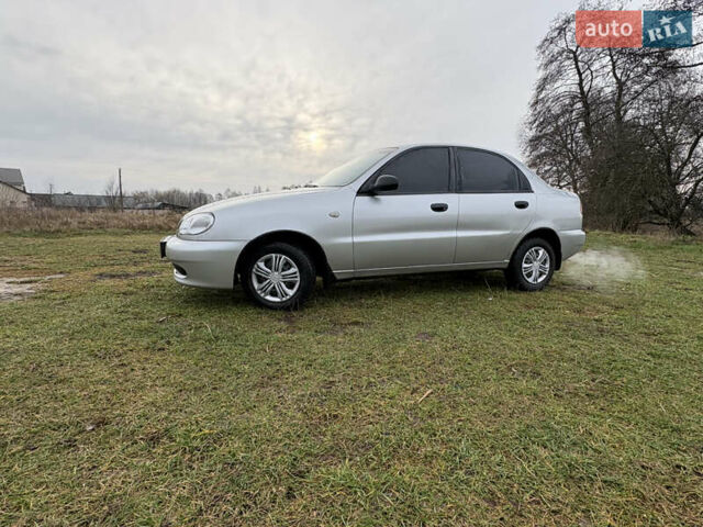 Серый Дэу Ланос, объемом двигателя 1.5 л и пробегом 309 тыс. км за 2000 $, фото 1 на Automoto.ua