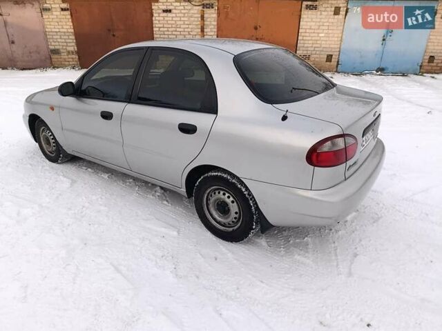 Серый Дэу Ланос, объемом двигателя 1.5 л и пробегом 295 тыс. км за 1950 $, фото 1 на Automoto.ua