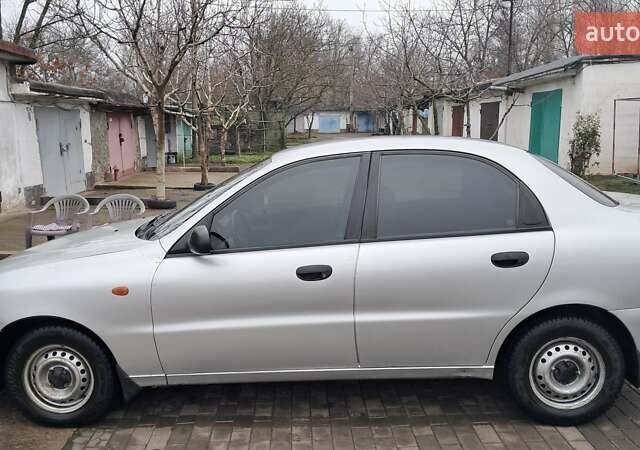 Серый Дэу Ланос, объемом двигателя 1.5 л и пробегом 295 тыс. км за 2300 $, фото 1 на Automoto.ua