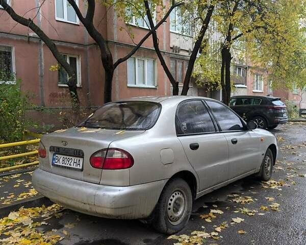 Деу Ланос 2002 у Рівному на Automoto.ua Сірий Деу Ланос, об'ємом двигуна 1.35 л та пробігом 327 тис. км за 1200 $, фото 1 на Automoto.ua