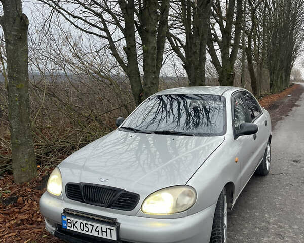 Сірий Деу Ланос, об'ємом двигуна 1.5 л та пробігом 230 тис. км за 1900 $, фото 1 на Automoto.ua