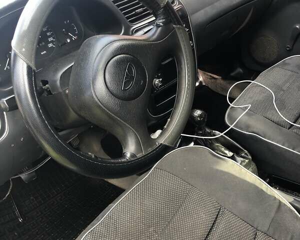 Серый Дэу Ланос, объемом двигателя 1.3 л и пробегом 265 тыс. км за 2000 $, фото 1 на Automoto.ua