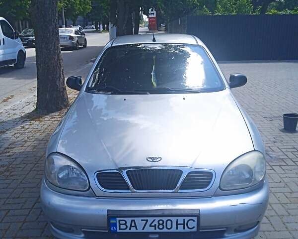 Деу Ланос 2002 у Кропивницькому (Кіровограді) на Automoto.ua Сірий Деу Ланос, об'ємом двигуна 1.3 л та пробігом 300 тис. км за 1800 $, фото 1 на Automoto.ua
