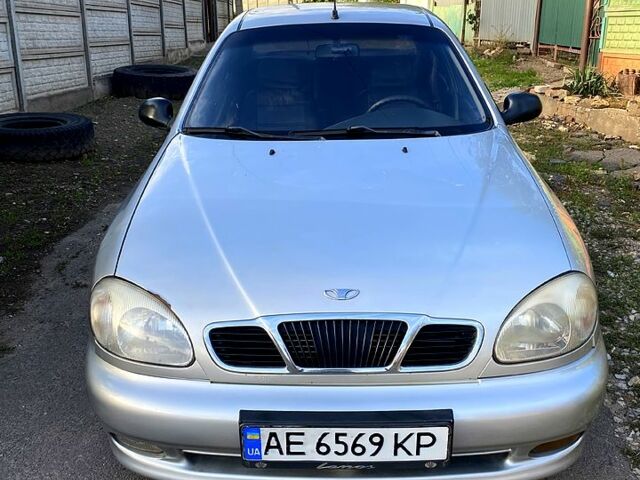 Дэу Ланос 2002 в Кривом Роге на Automoto.ua Серый Дэу Ланос, объемом двигателя 1.5 л и пробегом 180 тыс. км за 2499 $, фото 1 на Automoto.ua