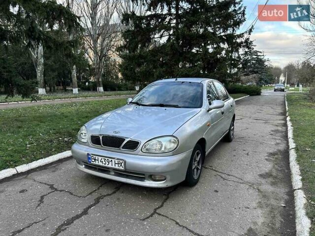 Серый Дэу Ланос, объемом двигателя 1.5 л и пробегом 176 тыс. км за 2000 $, фото 1 на Automoto.ua