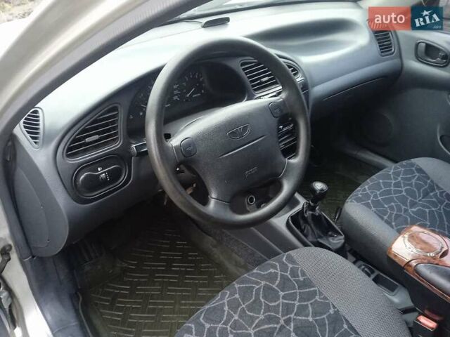 Серый Дэу Ланос, объемом двигателя 1.6 л и пробегом 131 тыс. км за 1999 $, фото 1 на Automoto.ua