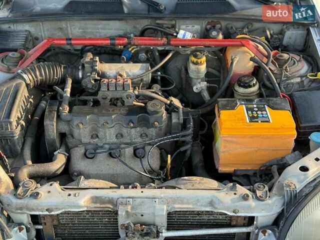 Серый Дэу Ланос, объемом двигателя 1.5 л и пробегом 237 тыс. км за 2700 $, фото 1 на Automoto.ua