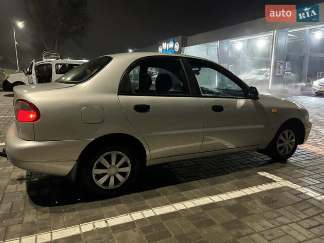 Серый Дэу Ланос, объемом двигателя 1.5 л и пробегом 270 тыс. км за 2200 $, фото 1 на Automoto.ua