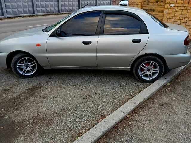 Серый Дэу Ланос, объемом двигателя 1.5 л и пробегом 0 тыс. км за 1800 $, фото 1 на Automoto.ua