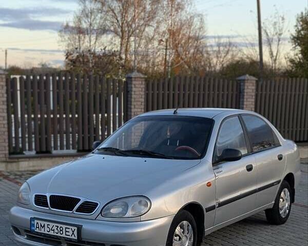 Деу Ланос 2004 у Старокостянтинів на Automoto.ua Сірий Деу Ланос, об'ємом двигуна 1.5 л та пробігом 183 тис. км за 2100 $, фото 1 на Automoto.ua