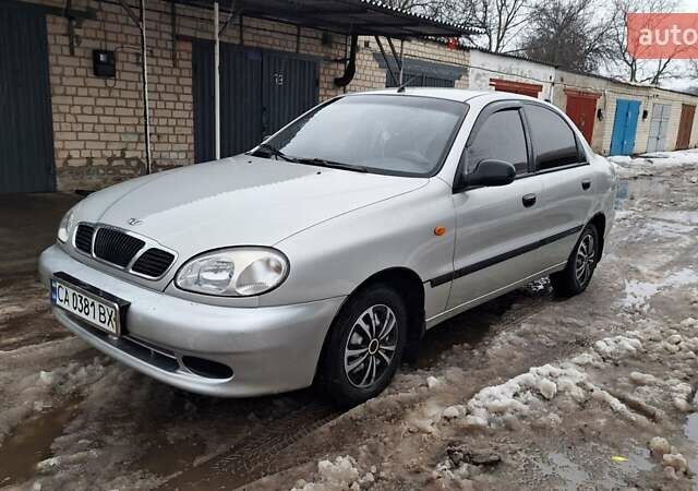 Серый Дэу Ланос, объемом двигателя 1.5 л и пробегом 180 тыс. км за 1999 $, фото 1 на Automoto.ua