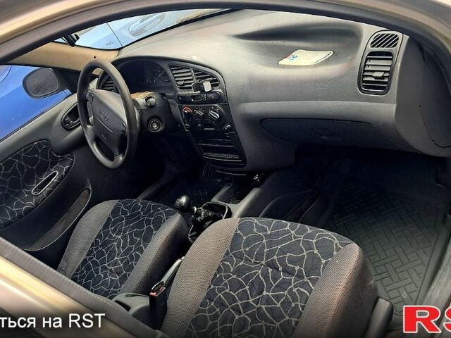 Серый Дэу Ланос, объемом двигателя 1.6 л и пробегом 250 тыс. км за 3000 $, фото 1 на Automoto.ua
