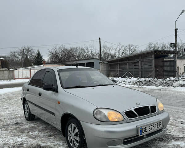 Серый Дэу Ланос, объемом двигателя 1.5 л и пробегом 200 тыс. км за 1600 $, фото 1 на Automoto.ua