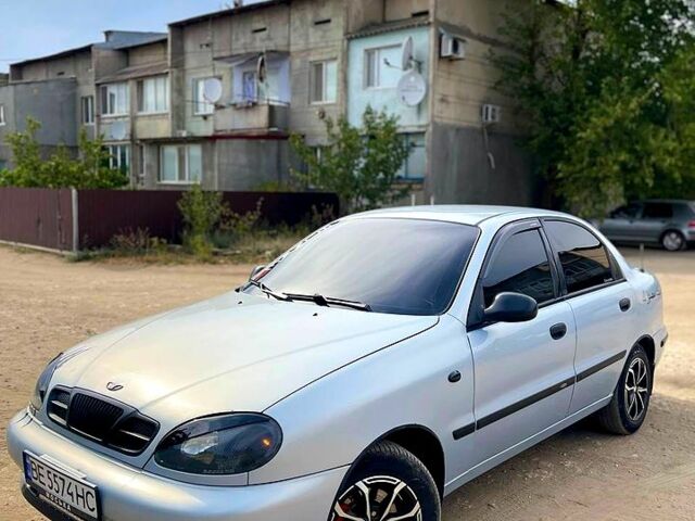 Сірий Деу Ланос, об'ємом двигуна 1.6 л та пробігом 236 тис. км за 2300 $, фото 1 на Automoto.ua