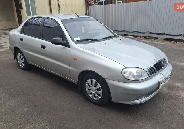 Серый Дэу Ланос, объемом двигателя 1.5 л и пробегом 160 тыс. км за 1950 $, фото 1 на Automoto.ua