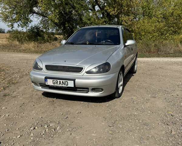 Сірий Деу Ланос, об'ємом двигуна 1.5 л та пробігом 200 тис. км за 3200 $, фото 1 на Automoto.ua