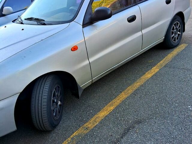 Серый Дэу Ланос, объемом двигателя 1.5 л и пробегом 380 тыс. км за 2100 $, фото 1 на Automoto.ua