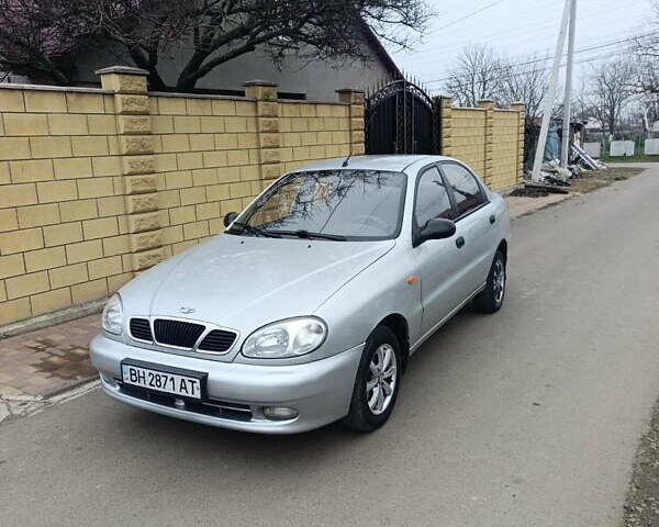 Серый Дэу Ланос, объемом двигателя 1.5 л и пробегом 270 тыс. км за 2000 $, фото 1 на Automoto.ua