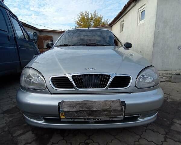 Серый Дэу Ланос, объемом двигателя 0 л и пробегом 150 тыс. км за 1950 $, фото 1 на Automoto.ua