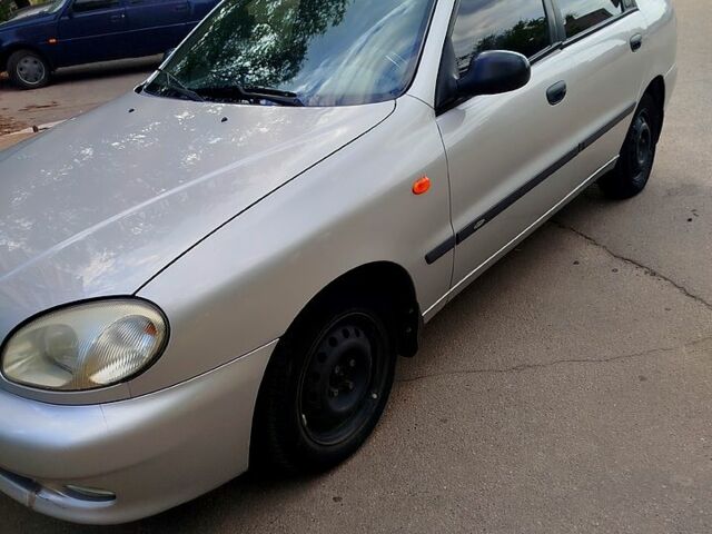 Серый Дэу Ланос, объемом двигателя 1.6 л и пробегом 200 тыс. км за 3400 $, фото 1 на Automoto.ua