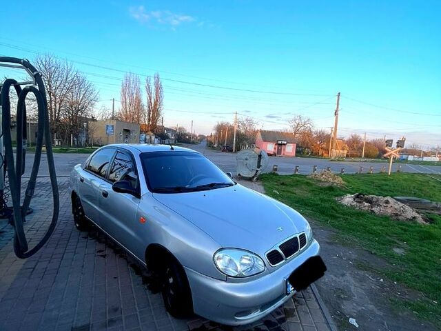 Серый Дэу Ланос, объемом двигателя 1.5 л и пробегом 300 тыс. км за 2150 $, фото 1 на Automoto.ua