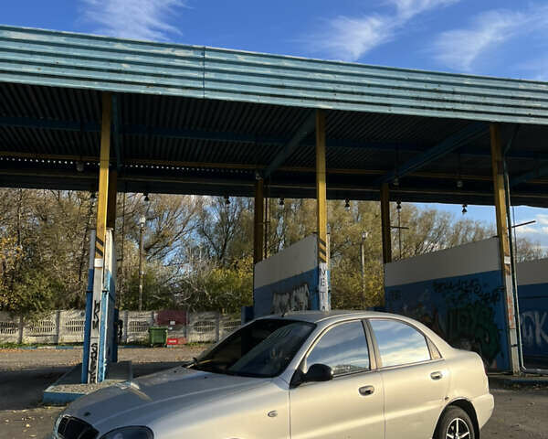 Серый Дэу Ланос, объемом двигателя 1.5 л и пробегом 180 тыс. км за 1799 $, фото 1 на Automoto.ua