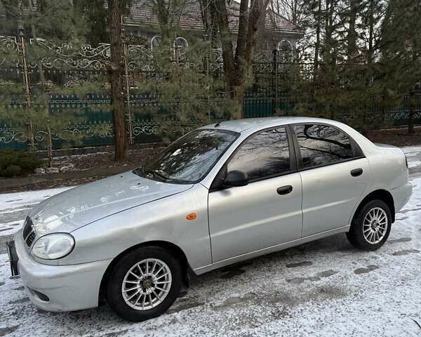 Сірий Деу Ланос, об'ємом двигуна 1.5 л та пробігом 203 тис. км за 1899 $, фото 1 на Automoto.ua