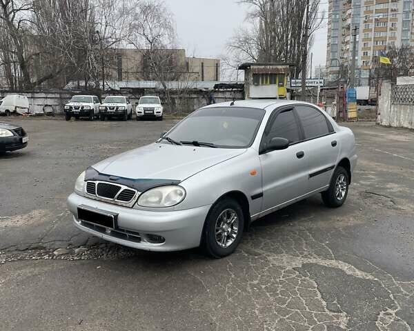 Сірий Деу Ланос, об'ємом двигуна 1.5 л та пробігом 201 тис. км за 2100 $, фото 1 на Automoto.ua