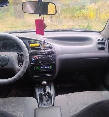 Серый Дэу Ланос, объемом двигателя 1.5 л и пробегом 300 тыс. км за 2000 $, фото 1 на Automoto.ua